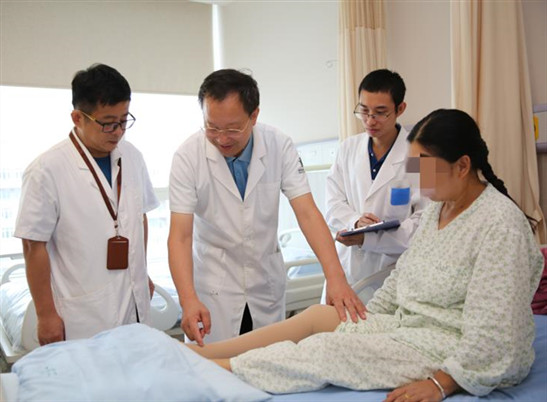 海南省肿瘤医实施该省首例下肢静脉曲张微波闭合手术