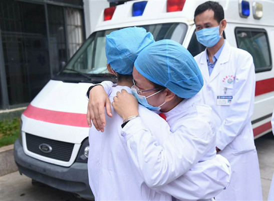 乐东县人民医院援鄂医疗队出征