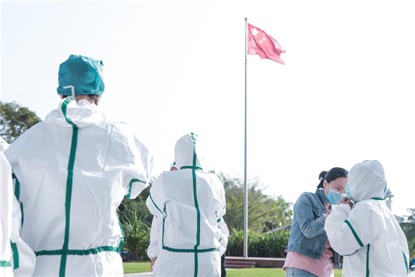 海南：抗疫检测有一支“特种战队 ”