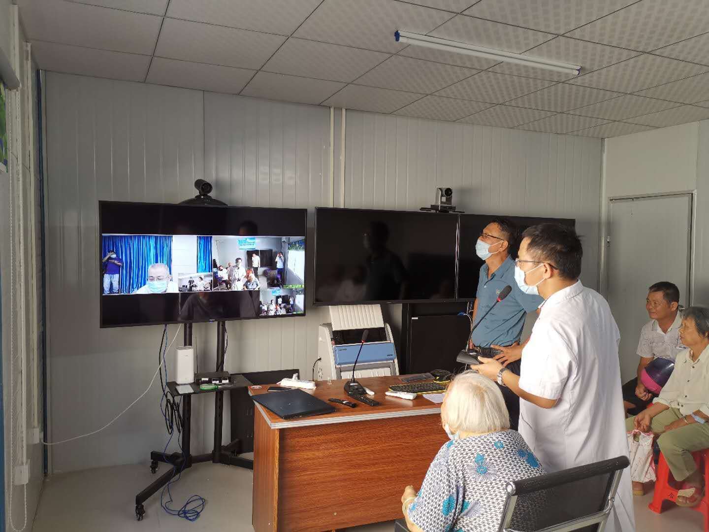 专家“线上坐诊” 百姓在家门口看病