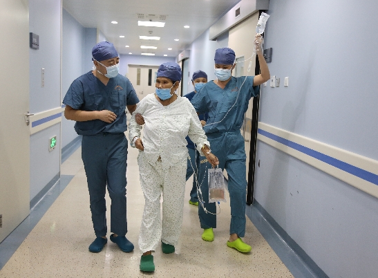 海南省肿瘤医院实施该省首例局麻软镜取石术