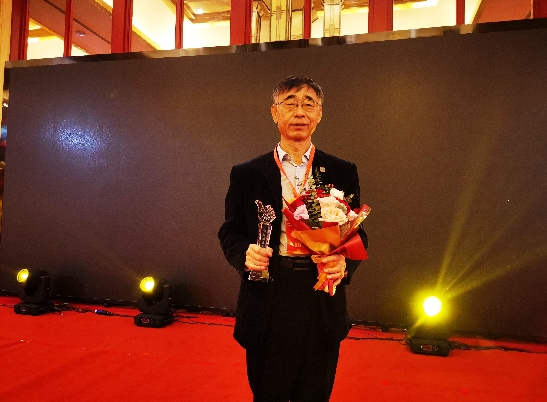 海南口腔医院张献怀荣获 2020“致敬,健康教育先锋人物”称号