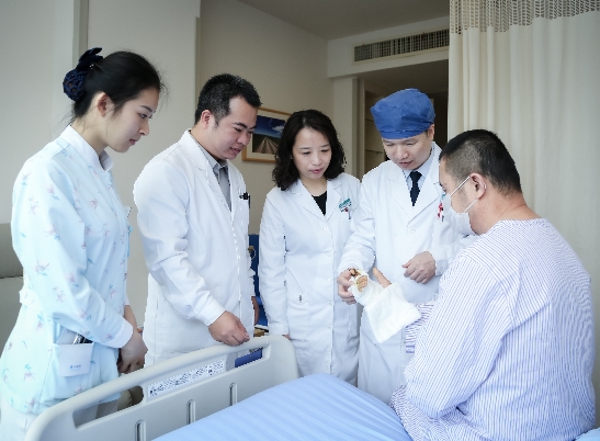 海南省肿瘤医院完成一例复杂断指再植手术