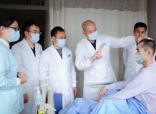 勇闯“生命禁区” 年轻患者获新生