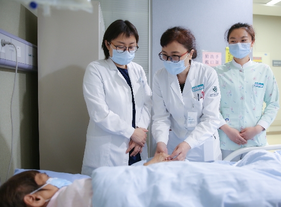 海南首例骨髓瘤“DVD方案”治疗在省肿瘤医院成功实施