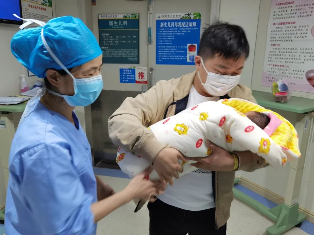 生死时速！母子平安！省人民医院专家团队成功实施省内首例剖宫产同时开胸再次置换障碍机械瓣膜手术