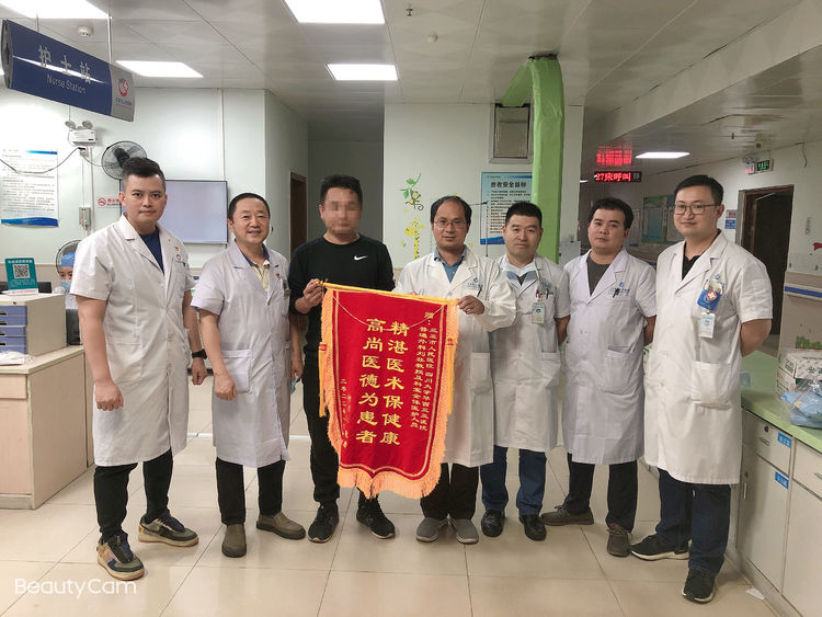 披肝沥胆的“微刀匠”——华西常驻专家刘非