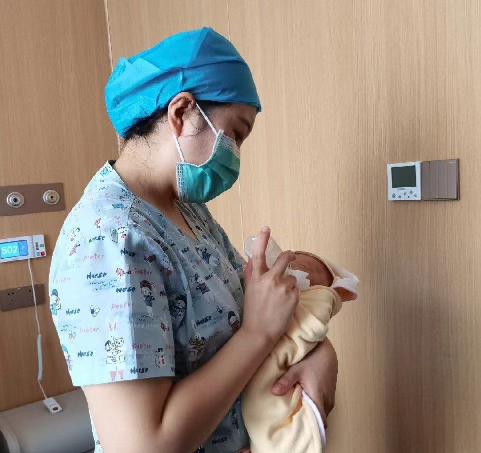 海南现代妇女儿童医院成功救治500克早产儿