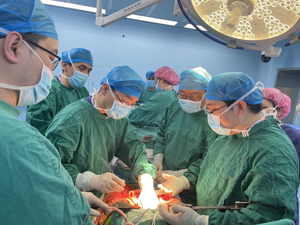 海南省肿瘤医院专家主导完成新疆首例“术中放疗”技术