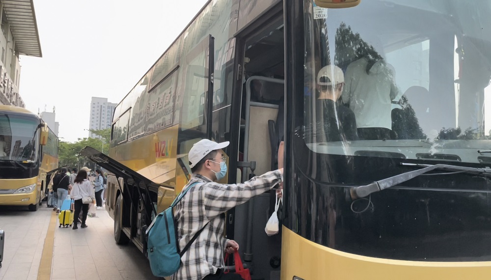 海医二院核酸应急采样队火速驰援三亚