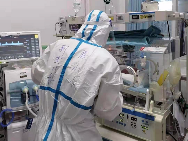 海南省首例新冠感染孕妇在三亚中心医院平安诞下宝宝