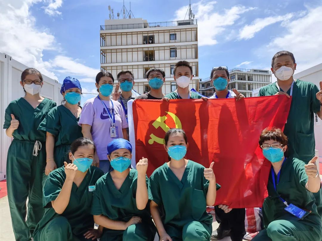 抗疫纪实｜党旗下，展现不一样的风采