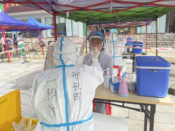 防疫医疗两不误 海医一附院扛起公立医院责任担当