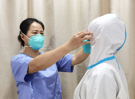 许秀梅：刚离上海“方舱”  又赴乐东抗疫