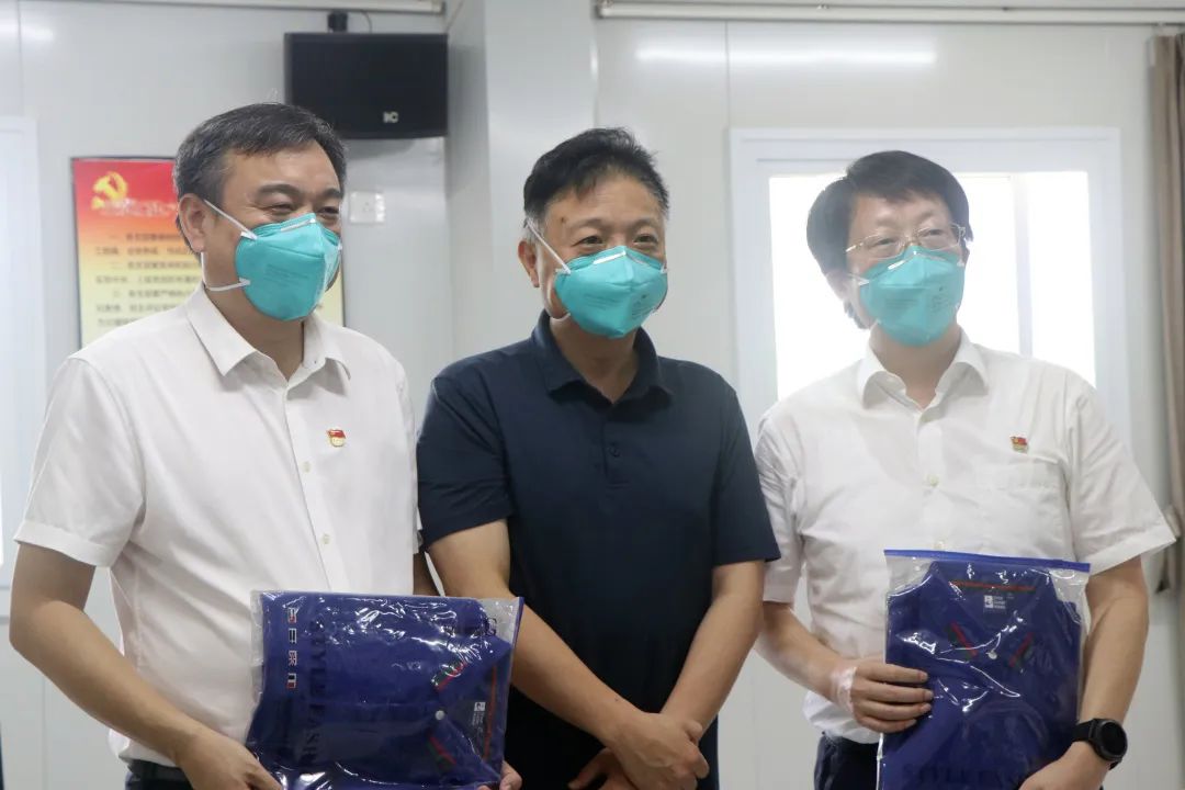 三亚市人民医院宋彬书记一行参加第三方舱医院联合党建工作会
