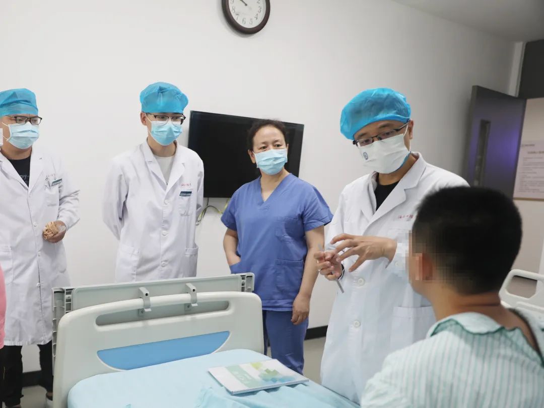 唇腭裂少年患骨性“地包天”,正畸正颌联合治疗助其恢复面容美观