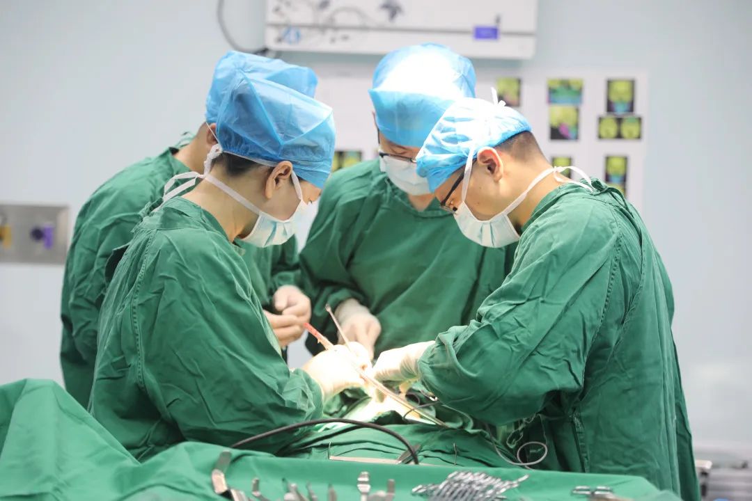 唇腭裂少年患骨性“地包天”,正畸正颌联合治疗助其恢复面容美观