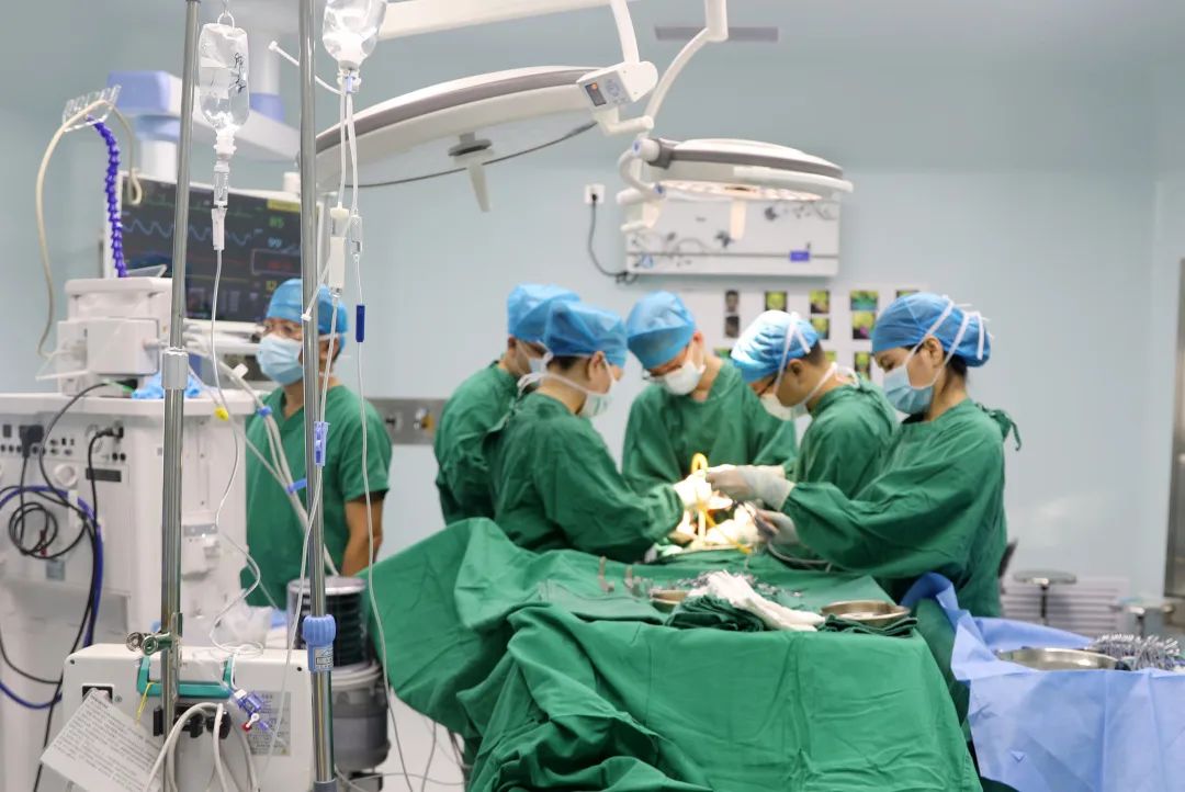 唇腭裂少年患骨性“地包天”，正畸正颌联合治疗助其恢复面容美观