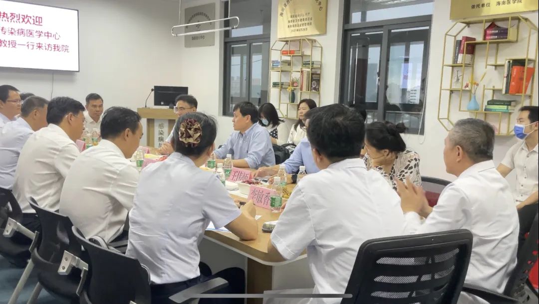 国家传染病医学中心主任张文宏教授一行莅临海医二院指导