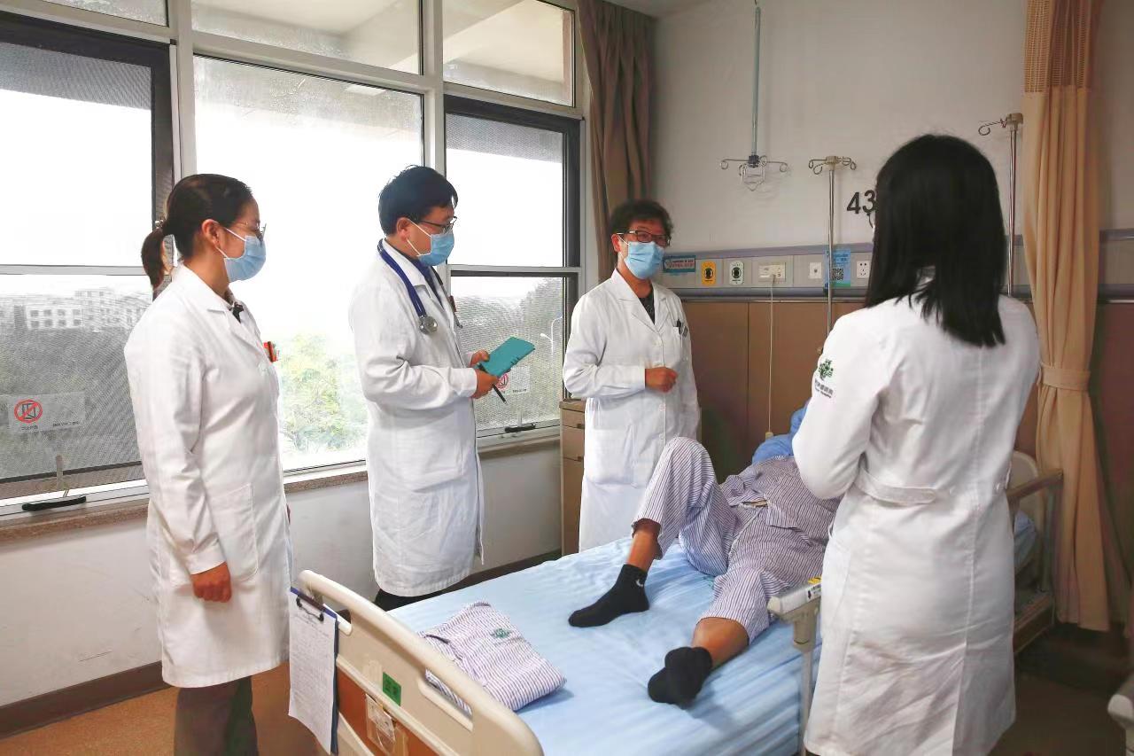 海南省肿瘤医院“速锋刀”精准“杀瘤”，助偏瘫患者恢复行走