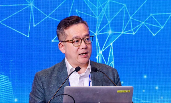 首届海南医学科技奖颁奖大会暨首届海南自贸港医学科技创新与健康生态论坛启动会在海口举行