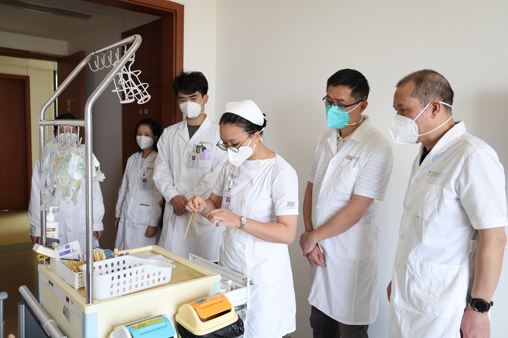 解放军总医院海南医院输血医学科通过ISO15189医学实验室现场评审