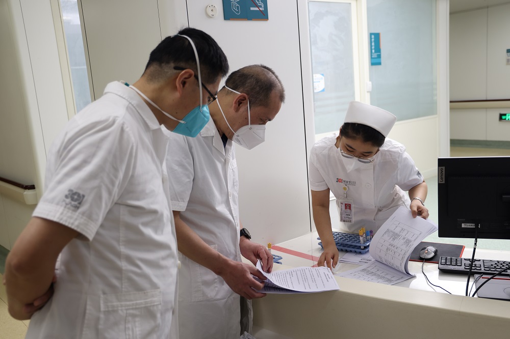 解放军总医院海南医院输血医学科通过ISO15189医学实验室现场评审