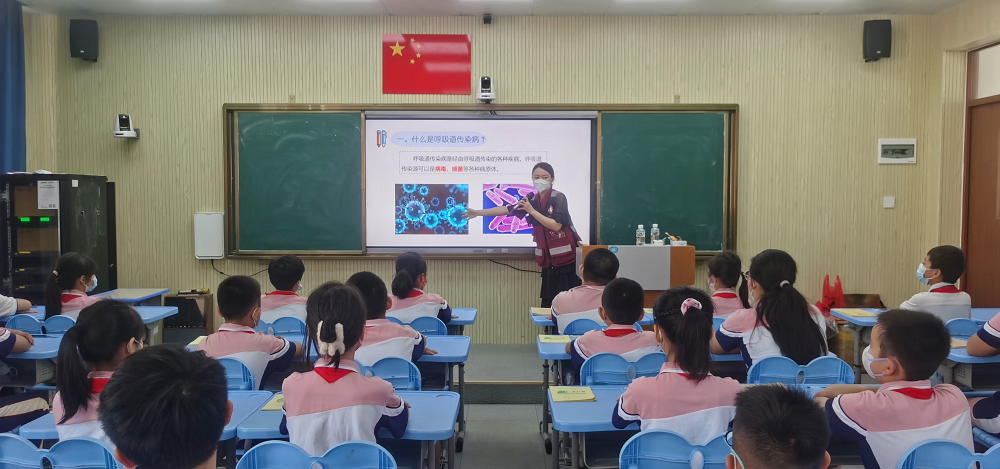 海南省疾控中心开展“2+3”健康服务包进校园活动