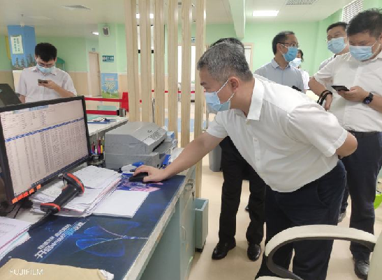 海南省卫健委副主任兼省疾控中心党委书记曾昭长赴琼海开展疾控体系改革调研