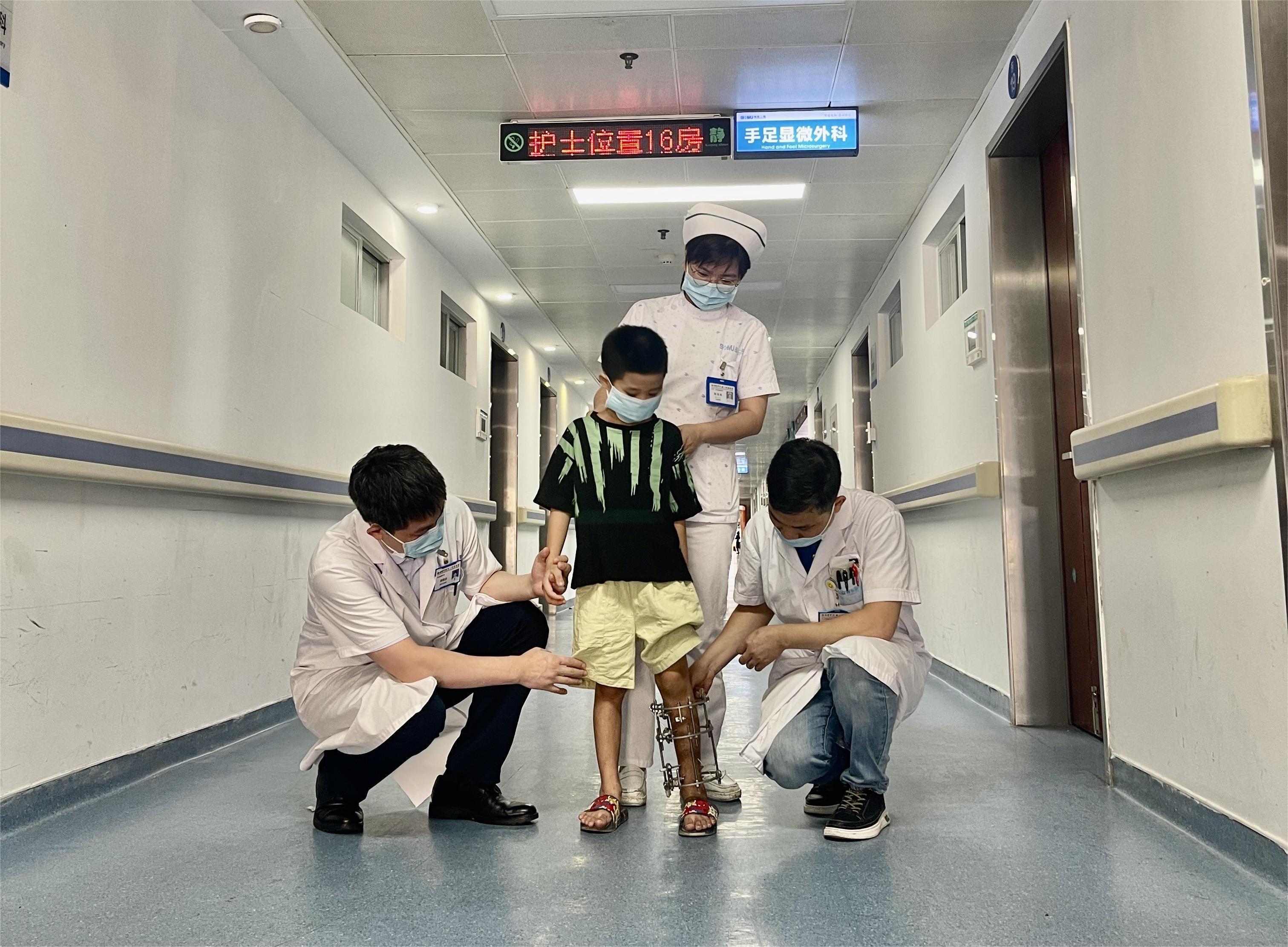 “手足”情深，于细微处见真情 ——海南医学院第二附属医院手足显微外科成立三周年纪实