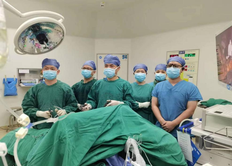 海南省人民医院完成该省首例全腹腔镜下脾部分切除术