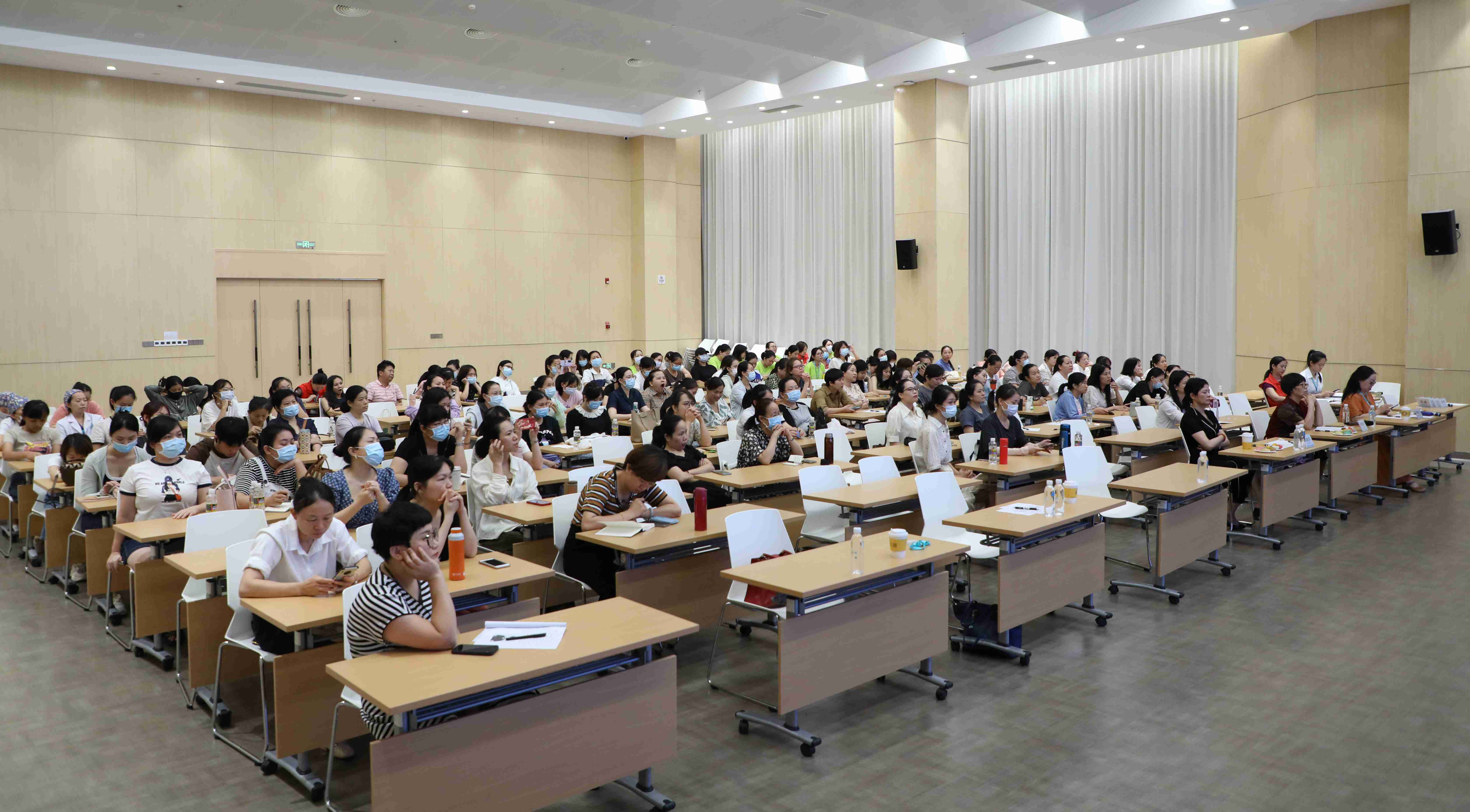 2023 年第一期助产士门诊的建设与管理能力提升培训班在海口开幕