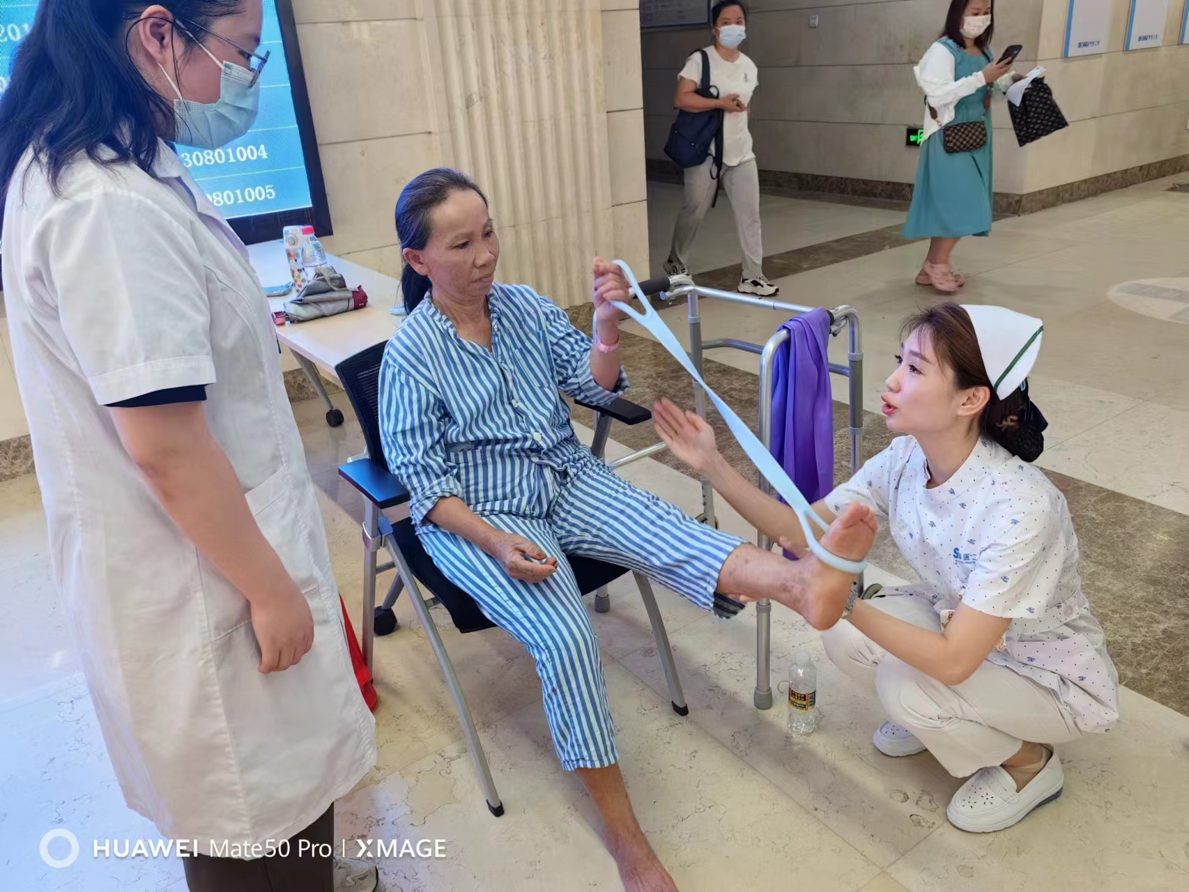 海医二院为老人健康开科学“处方”