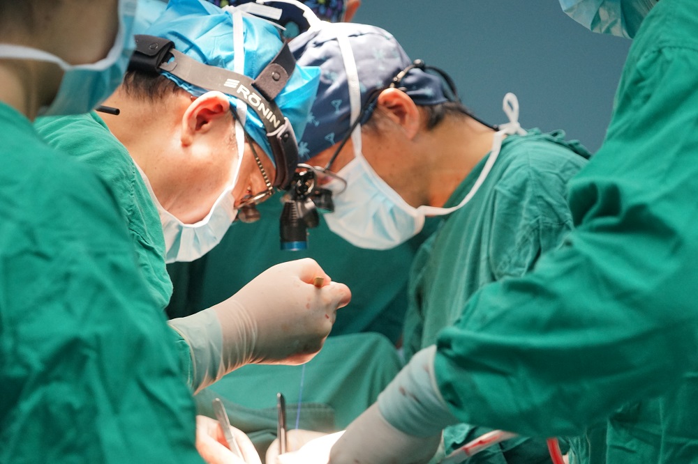 高龄孕妇突发主动脉夹层！海医二院力保母女平安