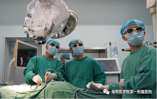 显微镜下导航AR视觉融合技术助力重度腰椎管狭窄患者康复