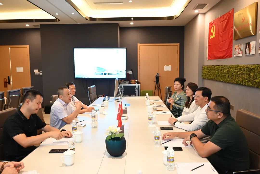 郭清教授一行莅临海医一附院乐城医院参观指导