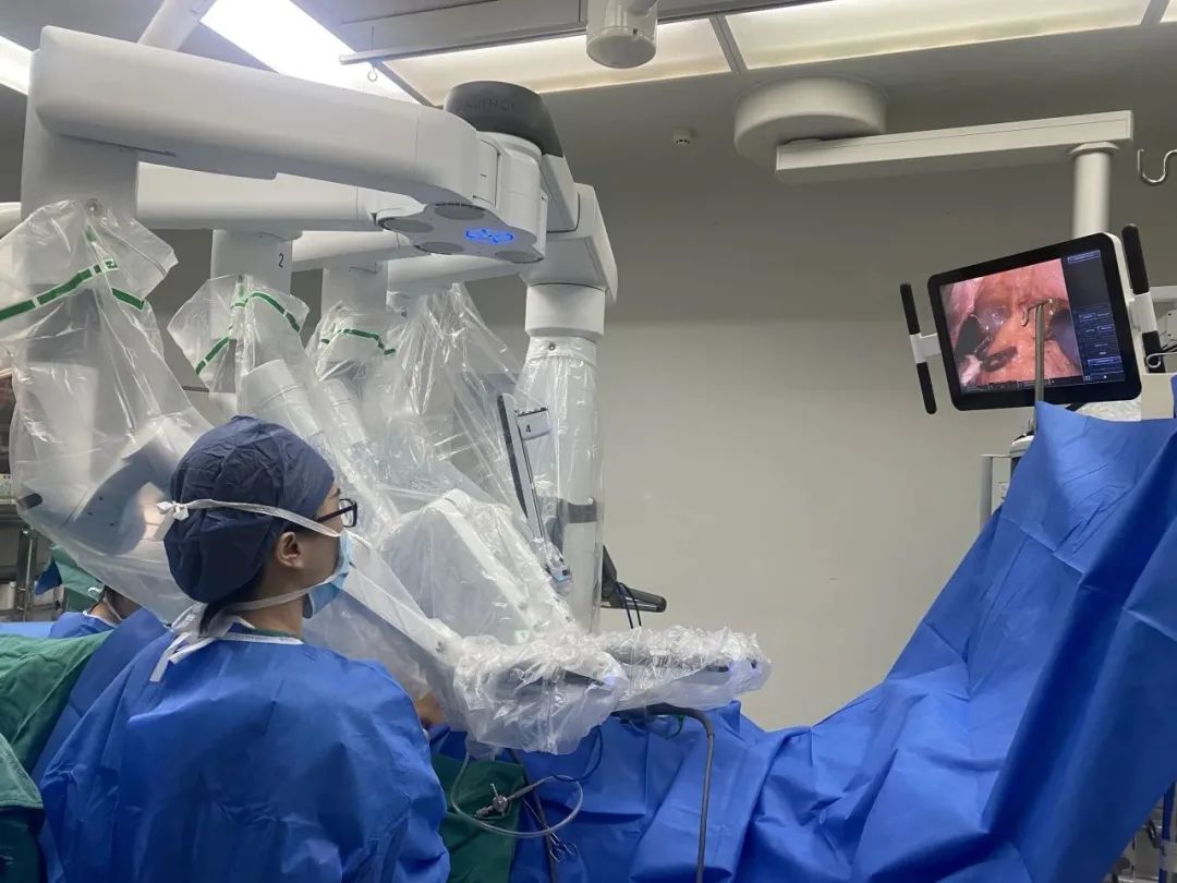 海南省人民医院妇科达芬奇机器人手术破百例