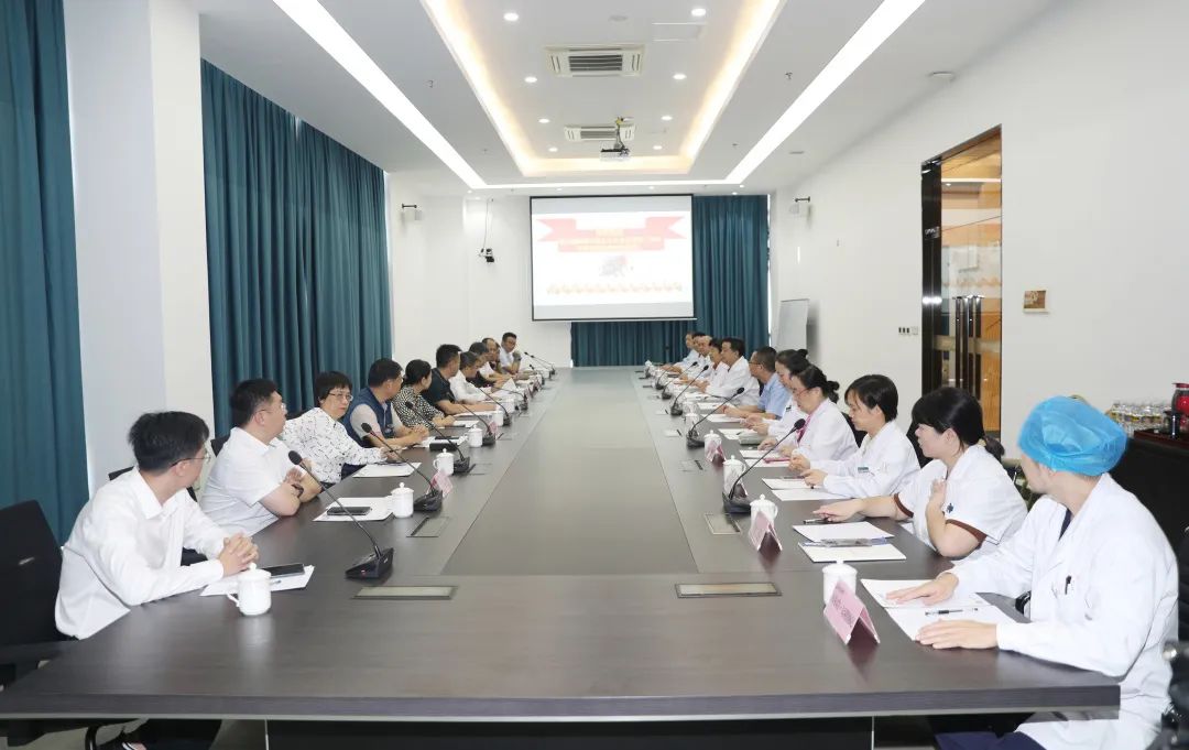 海南省卫健委党委书记、主任周长强带队到海南口腔医院调研