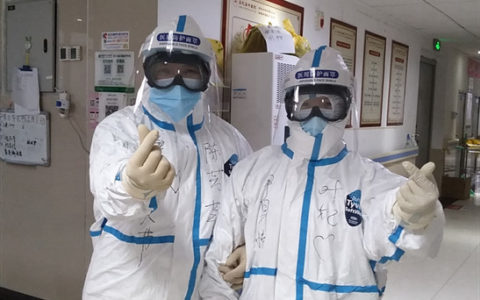 海医二附院陈芳云：凌晨鸡鸣声就是下班的铃声