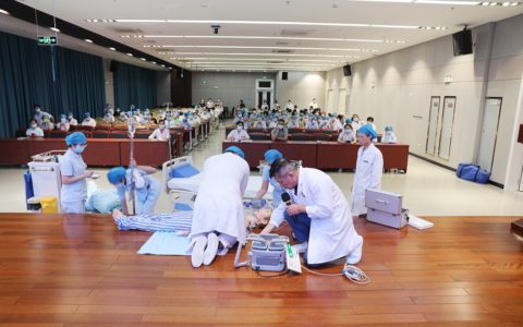 海南口腔医院为心脑血管患者口腔诊疗撑起安全网