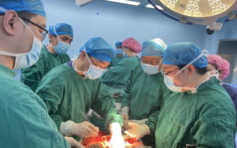 海南省肿瘤医院专家主导完成新疆首例“术中放疗”技术