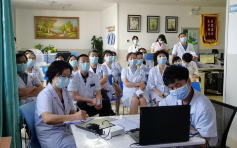 川琼医生“在线”联手为9旬老人生命护航