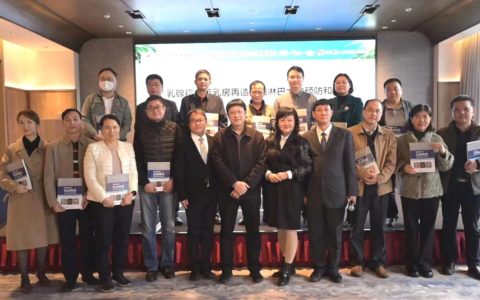 海医二院乳甲外科首席专家穆籣教授专著发布，分享30年乳房再造术经验