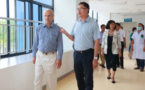 科技部高端外国专家引进项目专家Robert Bergquist博士赴海南省人民医院定安分院调研