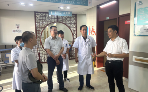 三亚市人民医院医疗集团总院长项舟到福海苑分院调研