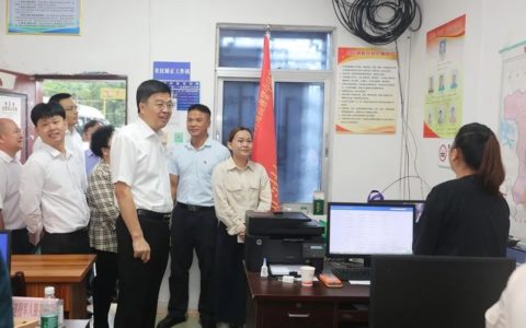 孙大海同志到海南省人民医院定点帮扶村新林村开展调研