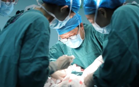 华西专家三亚修复气管 患者家门口除4年病痛