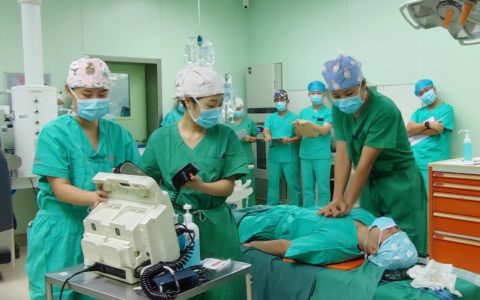 解放军总医院海南医院开展危重症技能比武活动