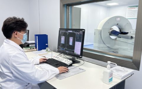 海南保亭：接续帮扶“铺设”黎苗百姓健康路