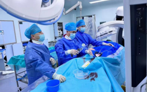 海南医学院第一附属医院突破传统为椎动脉重度狭窄患者解除病痛